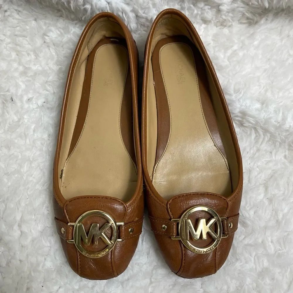 Michael Kors Fulton leather tan slip on flats with gold tone logo accent SZ7.5M